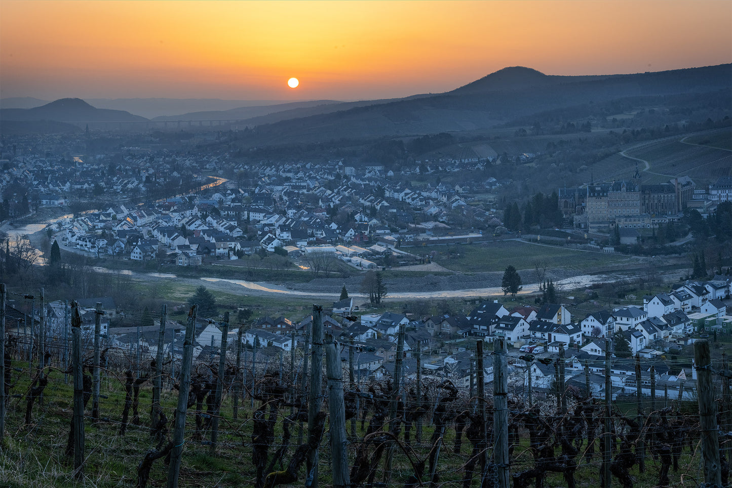 Ahrweiler zum Sonnenaufgang