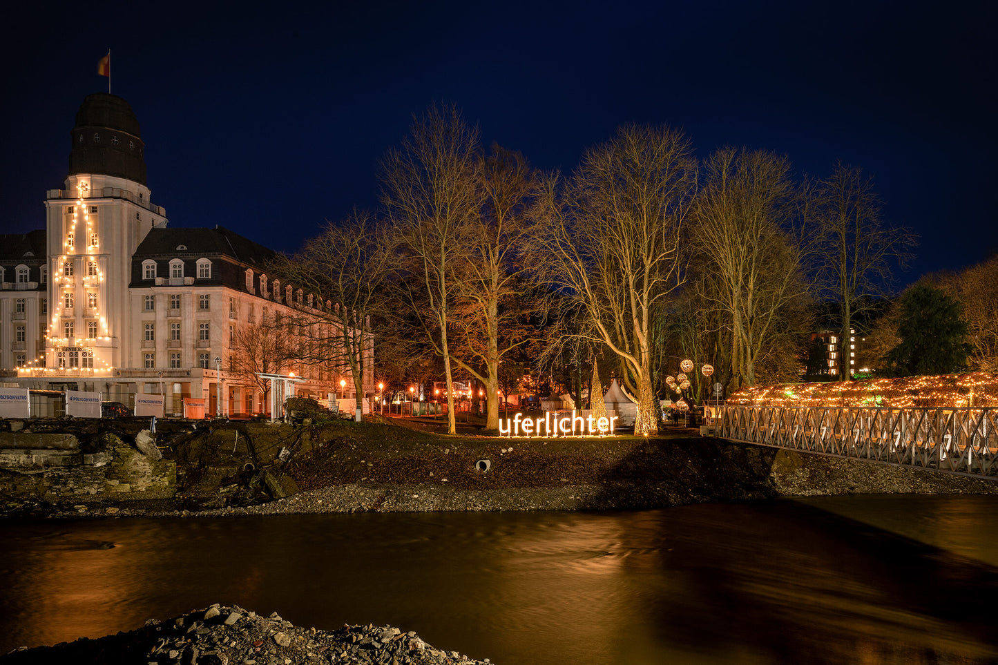 Die ersten Uferlichter nach der Flut