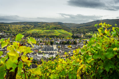 Die St. Laurentius-Kirche an einem nassen Herbsttag