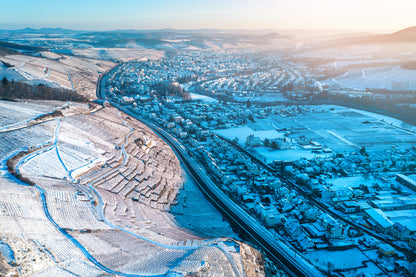 Blick auf Ahrweiler im Schnee