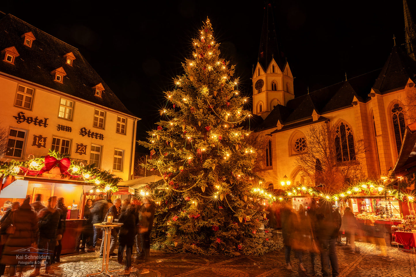 Der festliche Weihnachtsbaum in Ahrweiler
