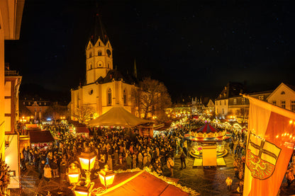 Blick über den Ahrweiler Weihnachtsmarkt