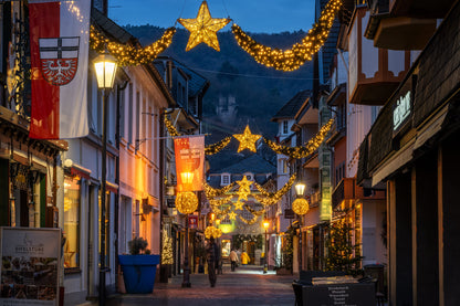 Ahrhutstraße mit Weihnachtsbeleuchtung
